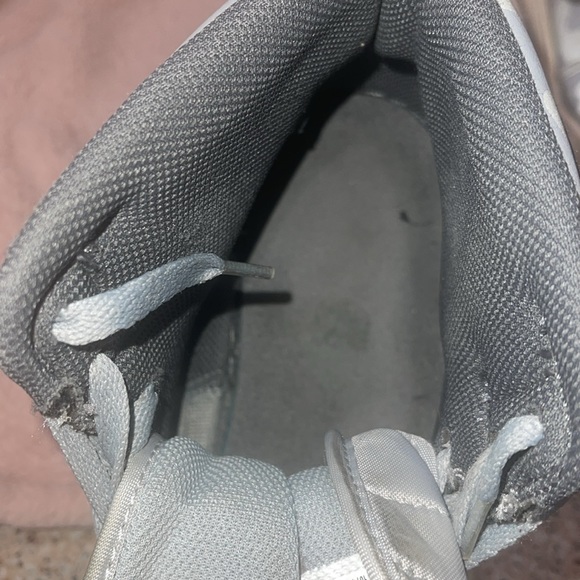 Men's Air Jordan 1 Retro High Wolf Grey AA3993-027 - Picture 12 of 12